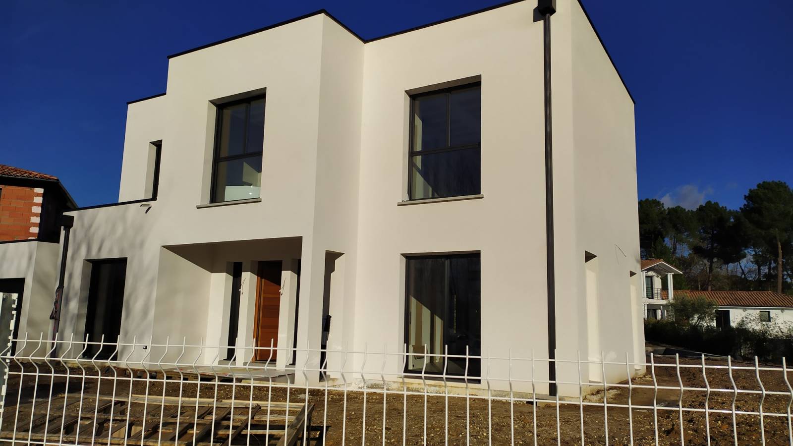 Conception d'une élégante Villas à toit plat et toit terrasse  Contemporaine  à La Brède en sud Gironde 